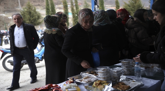 Batı Trakya'da Türkiye'deki depremzedeler için kermes düzenlendi