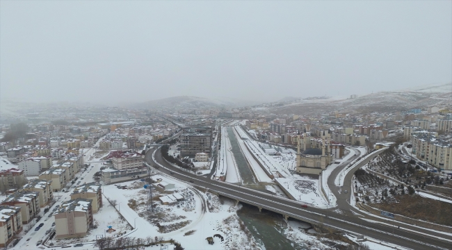 Bayburt'ta Çoruh Nehri'nin bazı kısımları dondu 