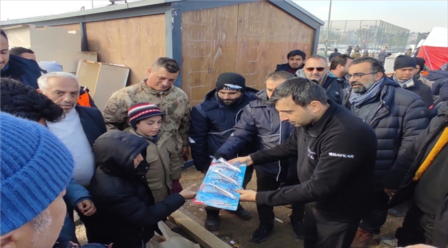 Baykar Yönetim Kurulu Başkanı Selçuk Bayraktar, TÜ'nün Elbistan'daki destek merkezini ziyaret etti