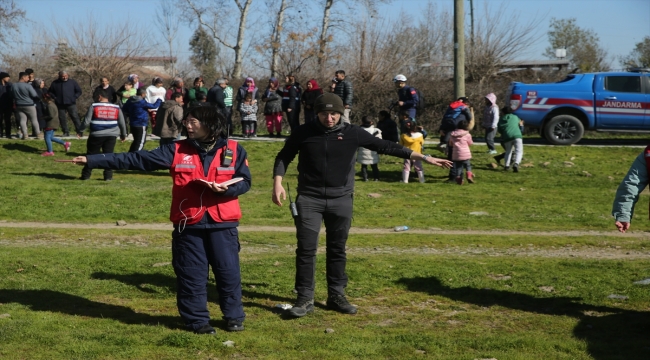 Çin'in afet yardımları Kırıkhan'ın kırsal mahallelerinde depremzedelere ulaştırılıyor