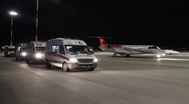 Deprem bölgesinde yaralanan 4 kişi daha ambulans uçakla Ankara'ya getirildi