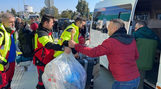 Depremden etkilenenlere yardımlar sürüyor