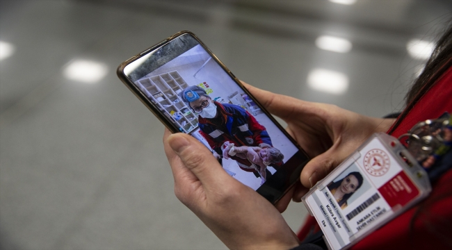 Depremin ilk akşamı telefon ışığında doğum yaptıran ebe Kübra Avşar yaşadıklarını anlattı: