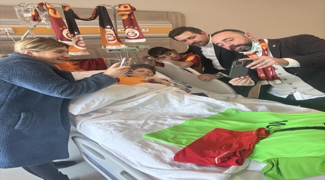 Depremzede Cihan Emir Parlak, Galatasaraylı isimlerle telefonda görüştü