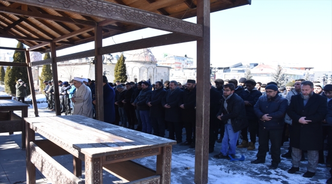 Doğu Anadolu'da depremlerde vefat edenler için gıyabi cenaze namazı kılındı