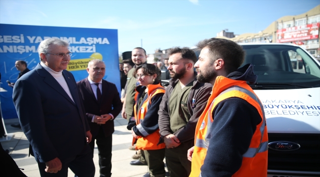 Doğu Marmara ve Batı Karadeniz'den deprem bölgelerine yardım seferberliği sürüyor