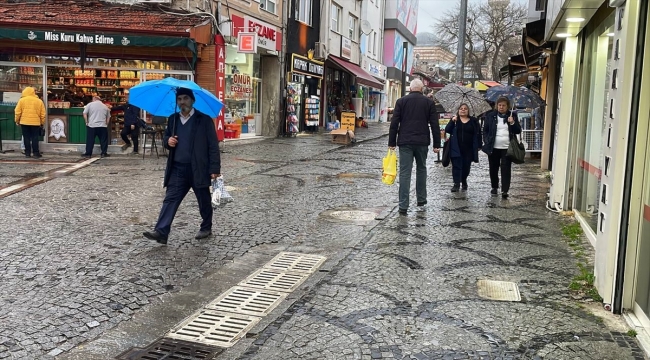 Edirne'de sağanak etkili oluyor