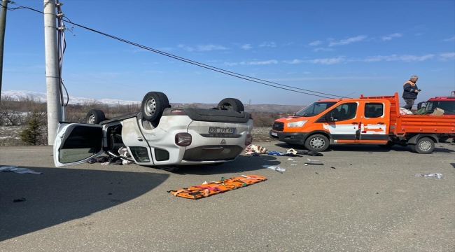 Elazığ'da iki otomobilin çarpıştığı kazada 1 kişi öldü, 4 kişi yaralandı