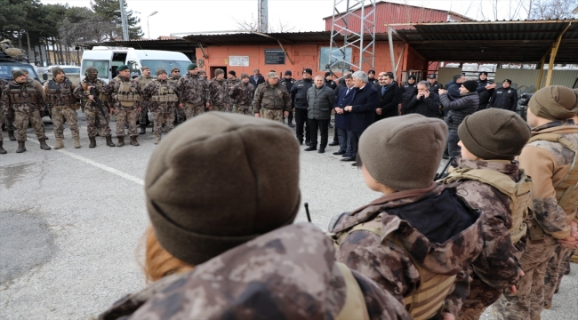 Erzincan'dan deprem bölgesine polis ekipleri gönderildi