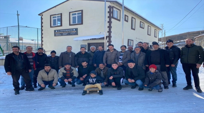 Erzurum'da vatandaşlar, hayvanlarını satıp gelirini depremzedelere bağışladı