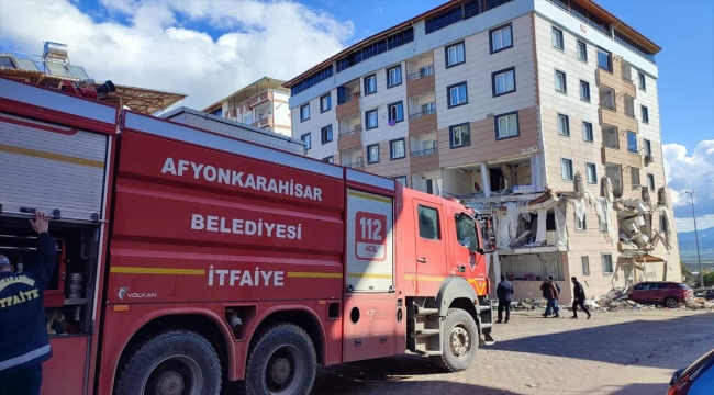 Gaziantep'te enkaz altında kalan anne ve bebeği 33 saat sonra kurtarıldı