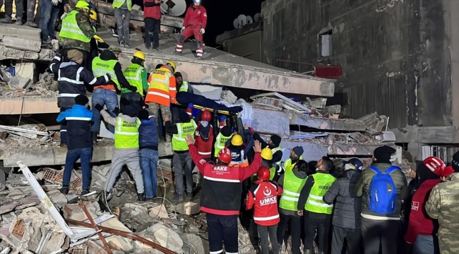 Gölcük depreminde enkazdan kurtuldu, Kahramanmaraş'ta afetzedelerin yardımına koştu