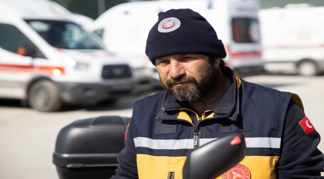 Hatay'da depremi yaşayan sağlıkçılar, kendi acılarına rağmen görevi bırakmadı