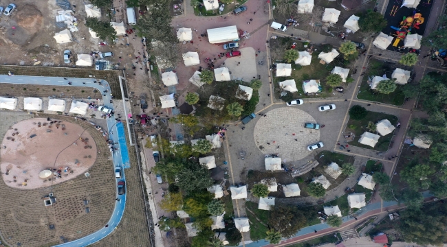 Hatay'da depremzedeler için çadırlar kuruldu