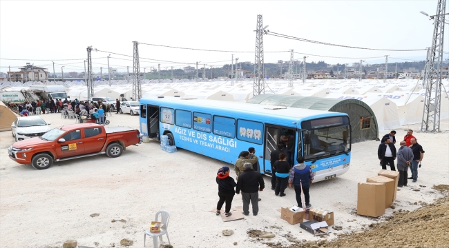 Hatay'da depremzedelerin diş tedavileri mobil hizmet otobüsünde yapılıyor