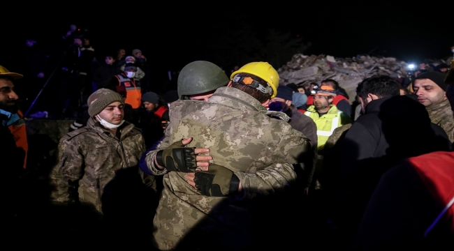 Hatay'da enkaz altında kalan kadın 136 saat sonra kurtarıldı