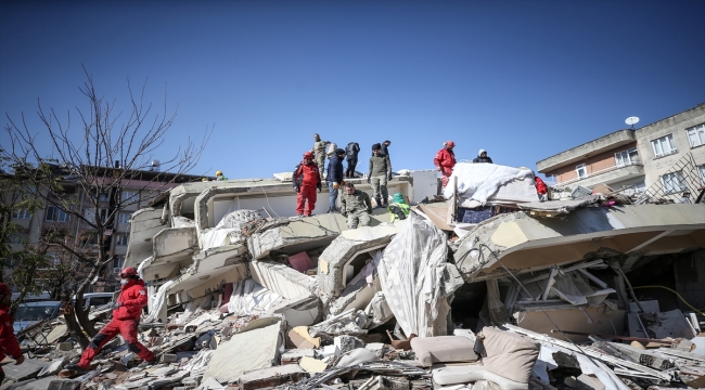 Hatay'da enkaz altındaki 15 yaşındaki çocuk 81 saat sonra kurtarıldı