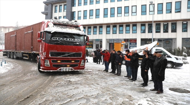 İç Anadolu'dan deprem bölgesine personel, araç ve yardım malzemesi gönderildi