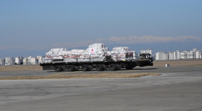 İncirlik Üssü'nden Türk ve ABD askerlerinin dayanışmasıyla depremzedelere yardım