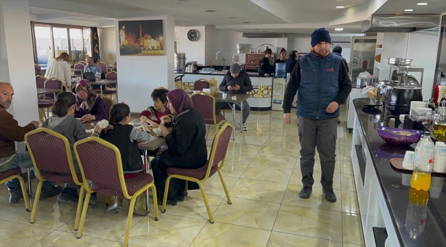 Isparta'da bir otele yerleştirilen depremzedeler yaşadıklarını anlattı