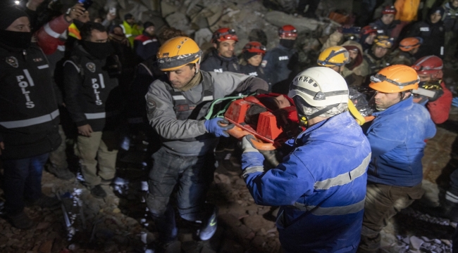 Kahramanmaraş'ta enkaz altında kalan 8 yaşındaki Rıdvan depremden 116 saat sonra kurtarıldı