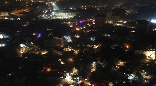 Kahramanmaraş'taki "can kurtarma" telaşı fotoğraf karesinde