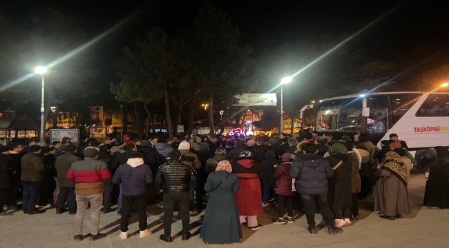 Kastamonu'da gönüllüler belediye başkanının kullandığı otobüsle deprem bölgesine gidiyor