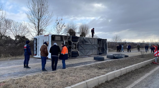 Kastamonu'da yolcu otobüsü devrildi, 30 kişi yaralandı