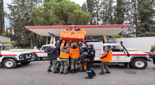 KKTC'nin askeri ve sivil arama kurtarma ekipleri Türkiye'ye hareket etti 