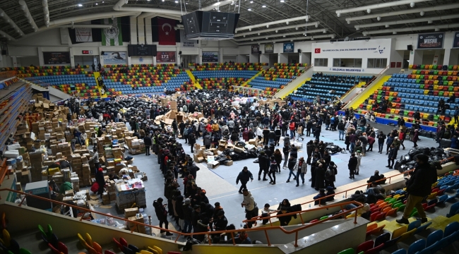 Konya'dan deprem bölgesine 114 yardım tırı uğurlandı