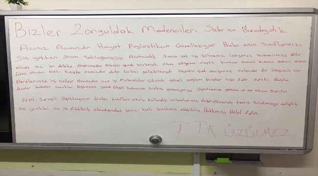 Kurtarma çalışmalarına katılan maden işçilerinden konakladıkları okulun öğrencilerine anlamlı mesaj