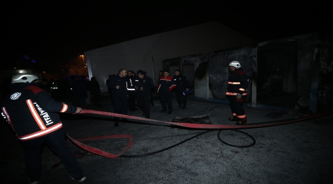 Malatya'da çadır kentteki konteynerde çıkan yangın söndürüldü