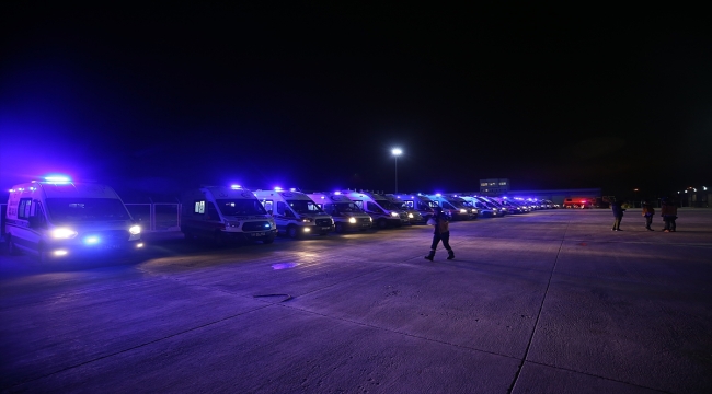 Malatya'da depremde yaralanan 41 kişi askeri uçaklarla İstanbul'a gönderildi