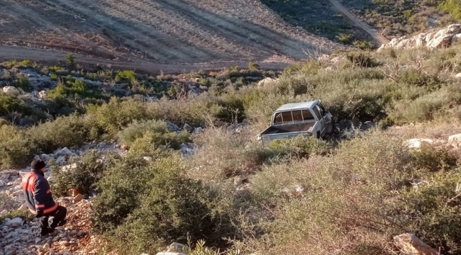 Mersin'de uçuruma yuvarlanan pikabın sürücüsü öldü