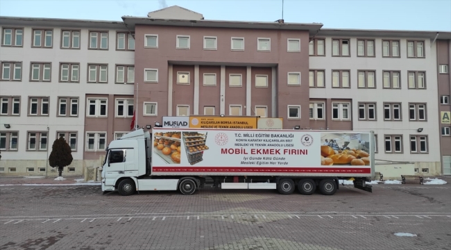 Meslek liseliler Hatay'a gönderdikleri mobil ekmek fırınının ikincisi için kolları sıvadı