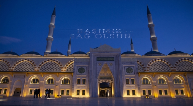 Miraç Kandili'nde İstanbul'daki camilerde depremde hayatını kaybedenler için dua edildi