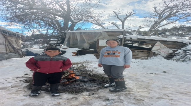 Muğla'daki yangında mağdur olan kız çocuğu, depremzedeler için seferber oldu