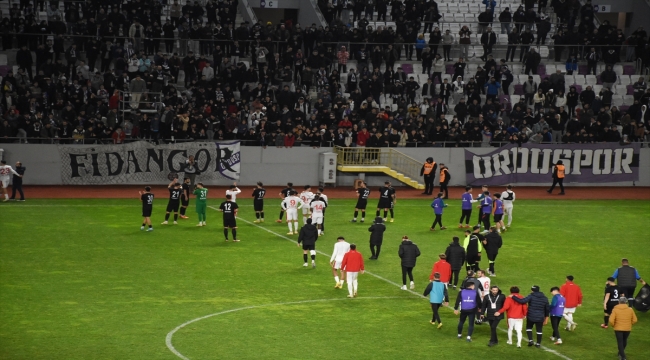 Orduspor 1967 ile Samsunspor, depremzedelere destek maçında karşılaştı