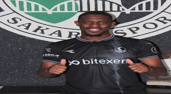 Sakaryaspor, Hadi Sacko'yu renklerine bağladı