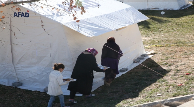 Şanlıurfa'da 25 bin depremzede çadırlarda kalıyor