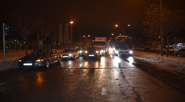 Şanlıurfa-Diyarbakır kara yolu sis ve buzlanma nedeniyle ulaşıma kapatıldı