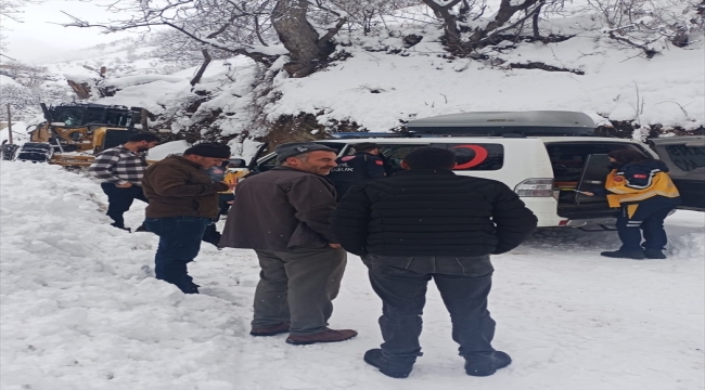 Siirt'te kar nedeniyle mahsur kalan hamile kadın hastaneye ulaştırıldı