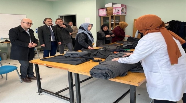 Sinop ve Amasya'da gönüllü kadınlar depremzedelere yiyecek ve giyecek hazırlıyor