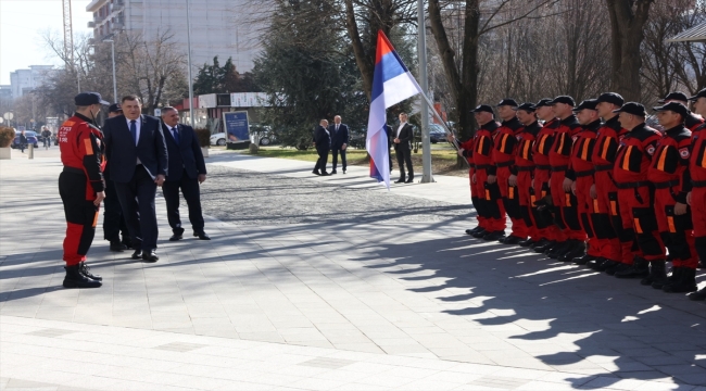 Sırp lider Dodik, Türkiye'den dönen arama kurtarma ekibini kabul etti