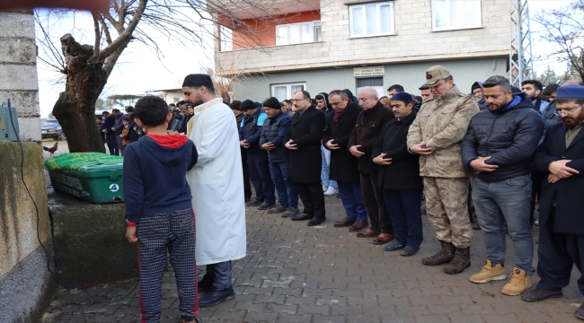 Ticaret Bakanı Muş, Kilis'te depremde hayatını kaybedenlerin cenaze törenine katıldı