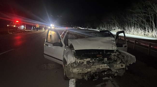 Tokat'taki trafik kazasında aynı aileden 3 kişi yaralandı