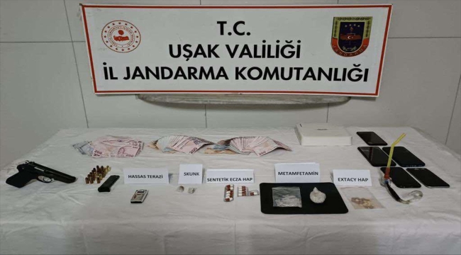 Uşak'ta uyuşturucu operasyonunda yakalanan 2 zanlı tutuklandı