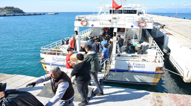 Yunanistan'ın Sisam Adası'ndan gelen yardım malzemeleri deprem bölgesine gönderildi