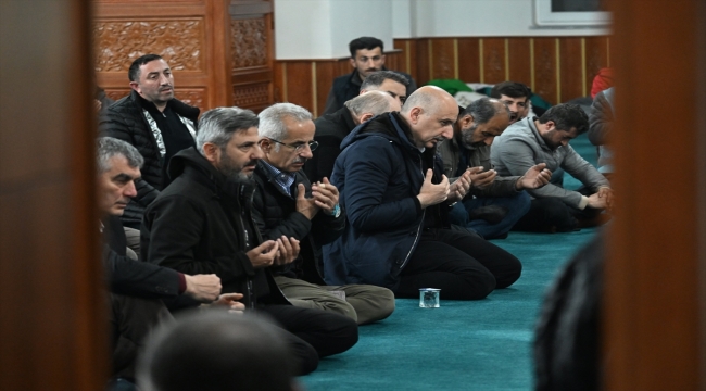 Adıyaman'da depremde hayatını kaybedenler için mevlit okutuldu