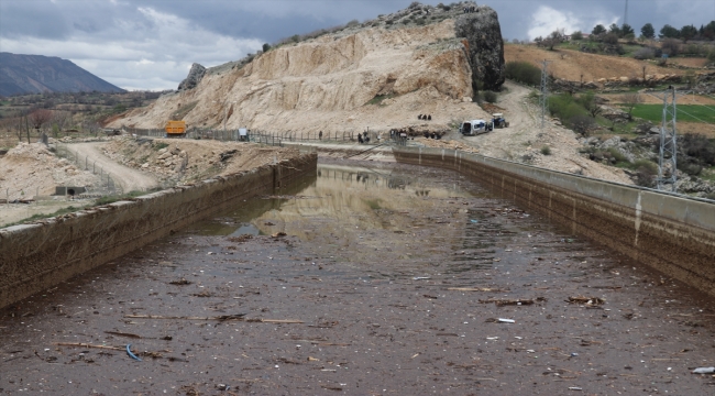 Adıyaman'da selin ardından başlatılan arama çalışmaları sırasında kadın cesedine ulaşıldı